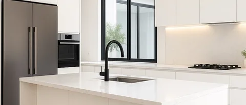 Cocina integral moderna con diseño contemporáneo — Zasa Kitchen Studio